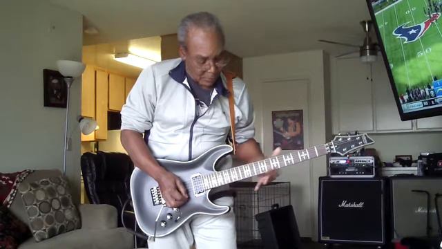 Schecter Hellraiser Passive Black W/FR смотреть онлайн