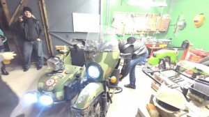Встреча друзей в мотоклубе Урал. Женя Быковский в Питере.