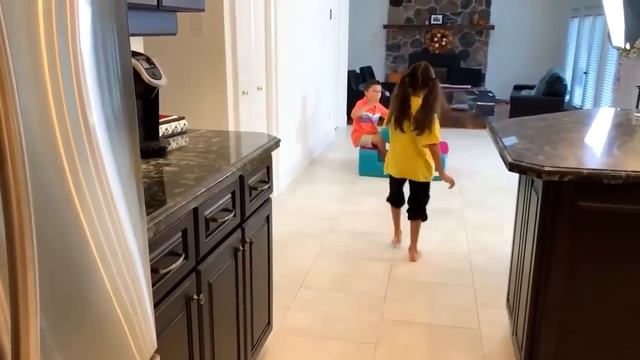 Хайди играет и готовит еду смотреть онлайн