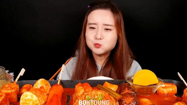 요리먹방 :) 너무 맛있는 매콤한 버섯 떡볶이.
