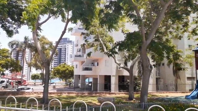 Нетания, город для миллионеров... смотреть онлайн