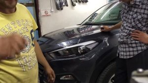 Оклейка фар антигравийной плёнкой