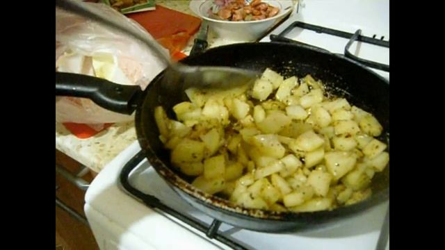 Рецепт вкусная жареная картошка с сосисками смотреть онлайн