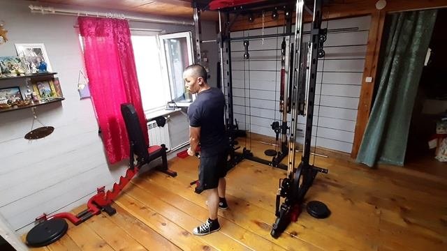 Тренировка плеч.