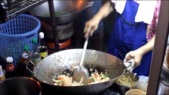 Као пад тале - жареный рис с морепродуктами (тайская кухня) смотреть онлайн