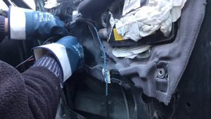 Стекло Разборка BMW 3 серии Е46 Стекло правой передней двери . Как снять ?