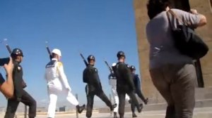 смена почетного караула в Анкаре у мавзолея Ататюрка