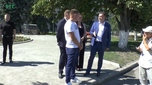 В Таганроге продолжается ремонт автомобильных дорог смотреть онлайн