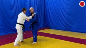 Бросок через плечи "мельница" (ката-гурума/kata-guruma)