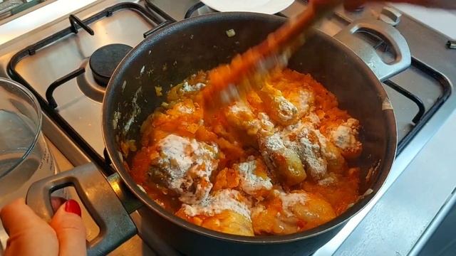 Гагаузская манджа с курицей (мясо в луковом соусе).  Очень вкусно и практично!