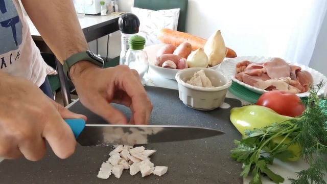 Как мужчине совмещать работу, домашние дела, вкусно готовить? ǀ Завтрак ǀ Уборка ǀ Лагман ǀ Кошка
