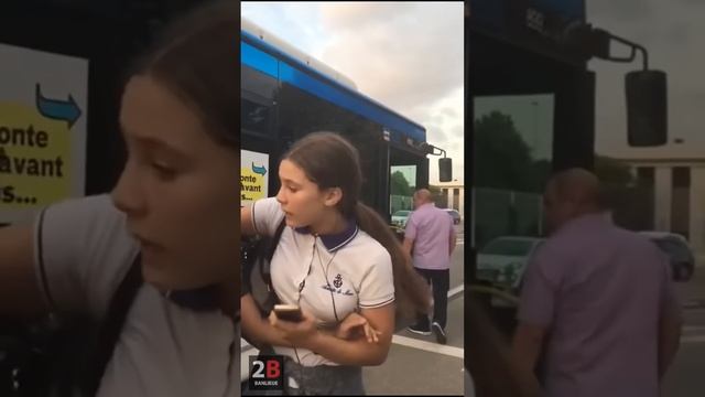 Embrouille violente entre un collégien et un conducteur de bus à Marseille. смотреть онлайн