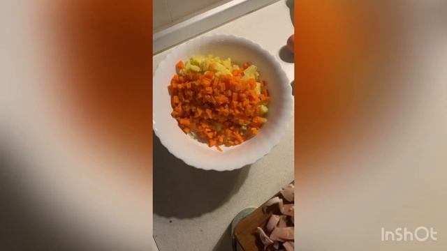 Новогодний салат с кальмарами смотреть онлайн