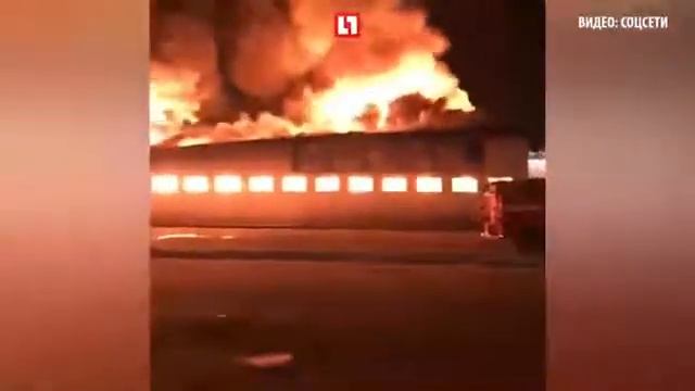 В ТЮМЕНИ СГОРЕЛ МАГАЗИН ИГРУШЕК