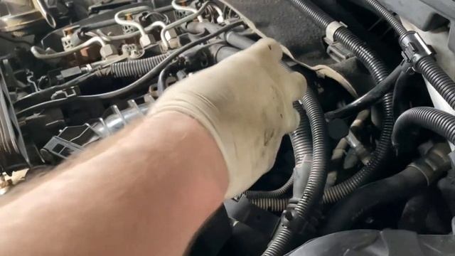 BMW X3 F25 2.0d Oil change + Air filter replacement смотреть онлайн