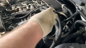 BMW X3 F25 2.0d Oil change + Air filter replacement