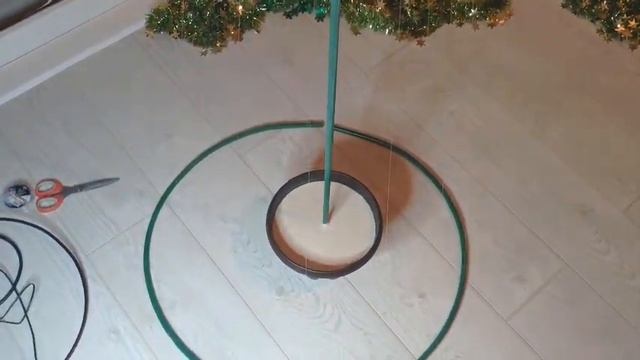 БОЛЬШАЯ ЁЛКА своими руками / Как сделать большую ёлку из мишуры