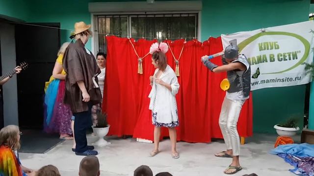 Мы в город Изумрудный идем дорогой трудной смотреть онлайн