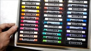 Купил набор сухой пастели Koh-i-Noor Toison D'or на 36 цветов. Радуюсь.