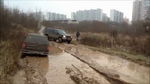Ford Excursion на полигоне показывает настоящий офф роад