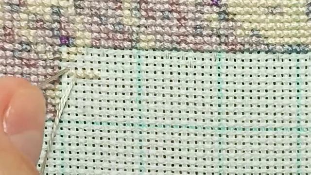 Процесс вышивки крестом?//Cross-stitch