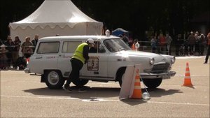 скорая помощь Волга ГАЗ 22-Б, ралли ретроавтомобилей в Великом Новгороде