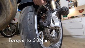 BMW R1200RT/LC Replace Brake Pads