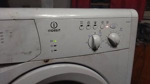 стиральная машина INDESIT WIUN82 ошибка? или странная программа