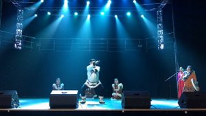 Эскимосский танец "Полёт чайки против ветра"