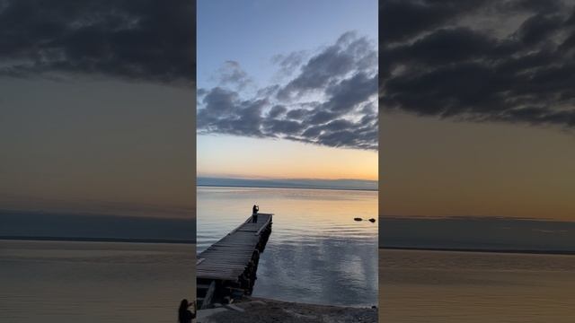 Infiniti QX56 и крутой закат на берегу Онежского озера