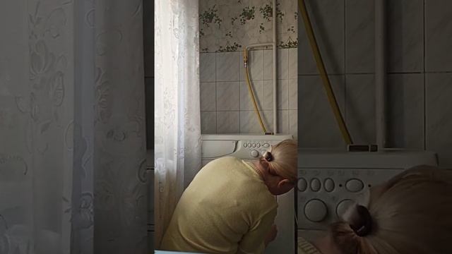 Как открыть дверь стиральной машины,если она заблокирована.
