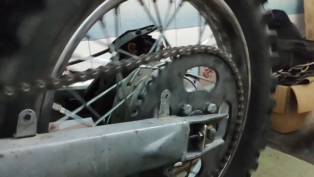 Замена ведомой звезды Motoland XR250 Enduro 172Fmm на с 38 на 52 зуба. смотреть онлайн