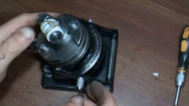 Поворотное приспособление для закрепки камней, ремонта колец и гравировки, часть 2 я смотреть онлайн