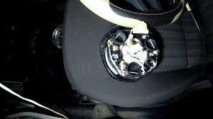 VW Polo Sedan 2016 разборка салона для установки сигнализации, снятие подушки водителя.
