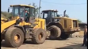 Как снять прикипевшее колесо на погрузчике.