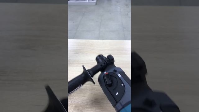 Перфоратор Makita HR2470
