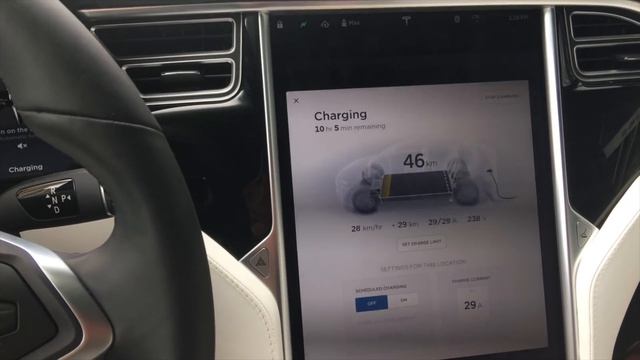 Running out of battery and charging problems with a Tesla Model X смотреть онлайн