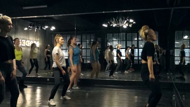 M357 DAILY:  Twerk Nastya Opasnaya смотреть онлайн