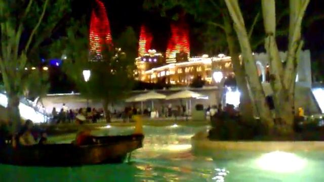 Малая Венеция на бульваре в Баку. смотреть онлайн