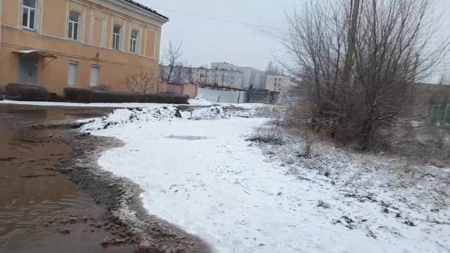 Море возле пенсионного фонда в Камышине смотреть онлайн