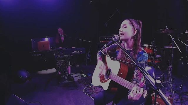 Юля и Ксюша на STREAM MUSIC STAGE // "Ягода" в СПб ? смотреть онлайн