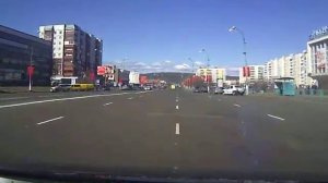 Водителям непонятно, для кого установлен пешеходный светофор... #road #авто #пешеходы #переход