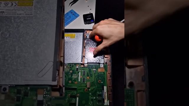 Замена SSD на ноутбуке #апгрейдпк #компьютерныймастер #сборкакомпьютера #сборкапк #ремонткомпьютера