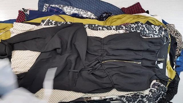 F4 03782 Dress (Платья) №2 16,20 кг. 10,80€ за кг. 69 шт. смотреть онлайн