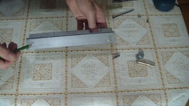 Самый дешевый и простой КРОНШТЕЙН для ТВ