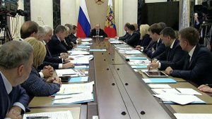 На большом совещании в Кремле говорили о дорогах, коррупции, амнистии капитала и прививках от гриппа