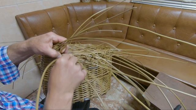 КАК ЗАКРЕПИТЬ ДОНЫШКО К КОРЗИНЕ #лозоплетение