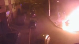 женщина   разбила машину кувалдой