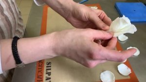 КАК СЛЕПИТЬ РОЗУ ИЗ МАСТИКИ БЫСТРО И БЕЗ ПРОВОЛОКИ