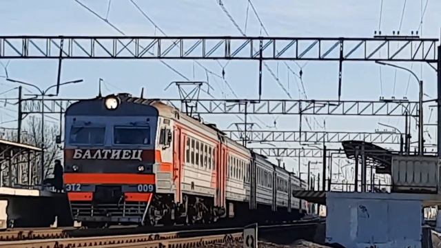 Электропоезд ЭТ2-009 "Балтиец", ст. Ленинский проспект смотреть онлайн